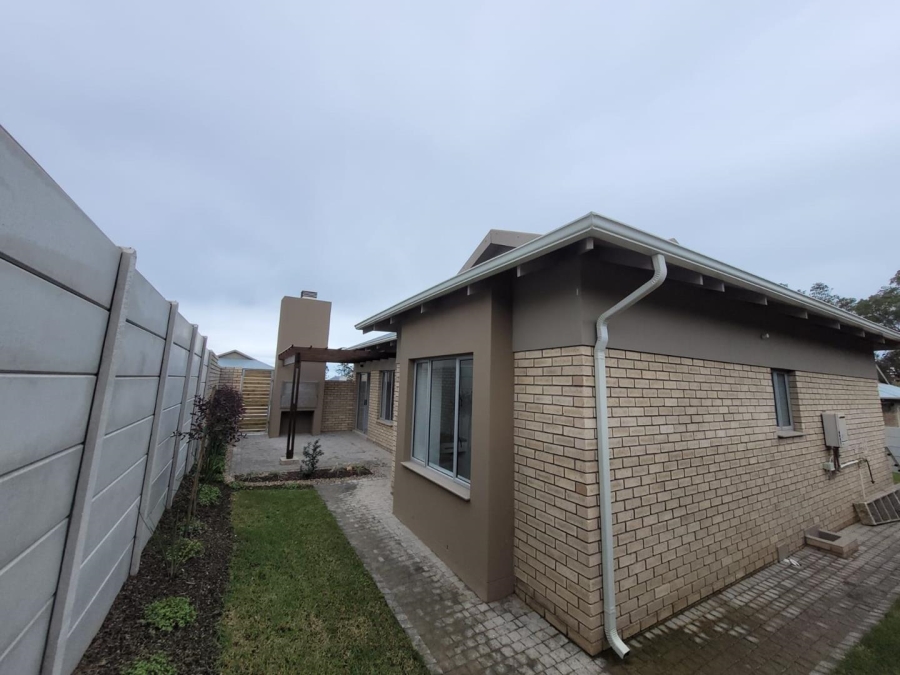 3 Bedroom Property for Sale in Mooikloof Country Estate Western Cape